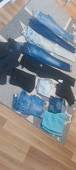 3 farkuhame. 6 shortsit,  4 farkkut, 1 Jordan pyjamas