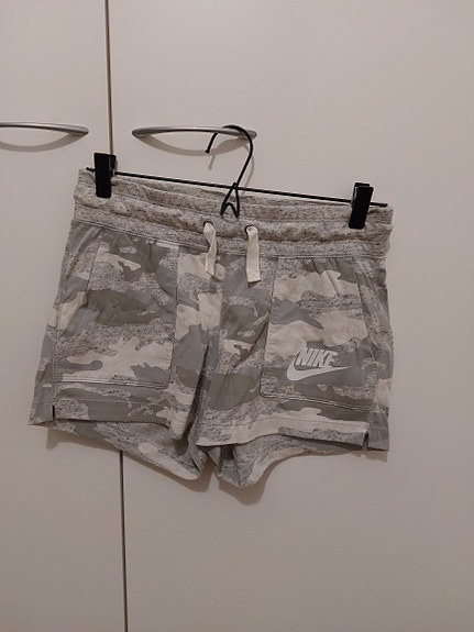 Nike shortsit