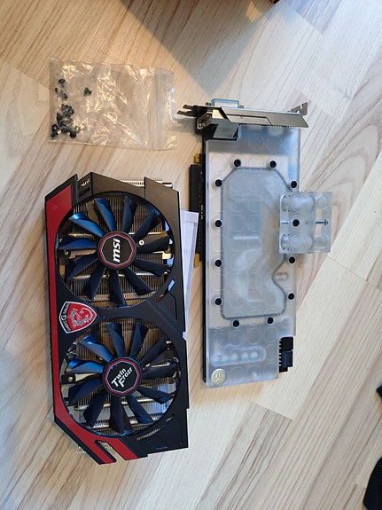 Ilma ja Vesijäähdytetty MSI Nvidia GTX 780