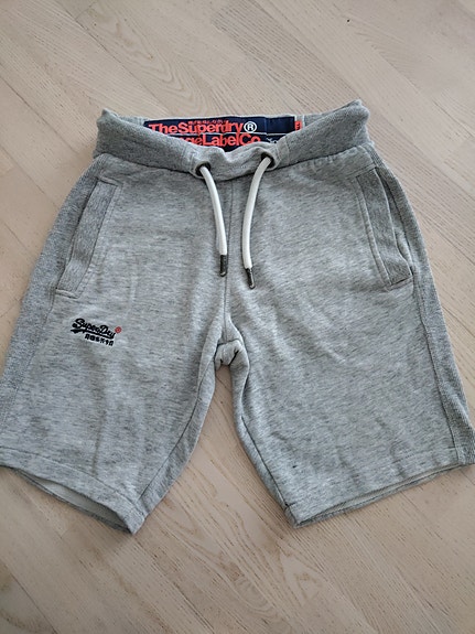 Superdry college shortsit