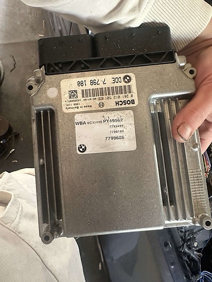 bmw e90 m47 ecu ja ajonestoboksi sekä virtalukko