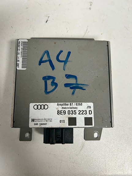 Audi A4 B7 radio vahvistin