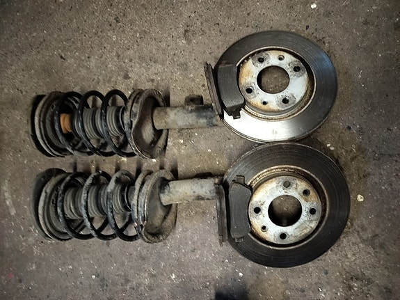 Peugeot 206 käytetyt jarrulevyt ja -palat.