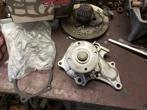 Toyota 4A-GE vesipumppu