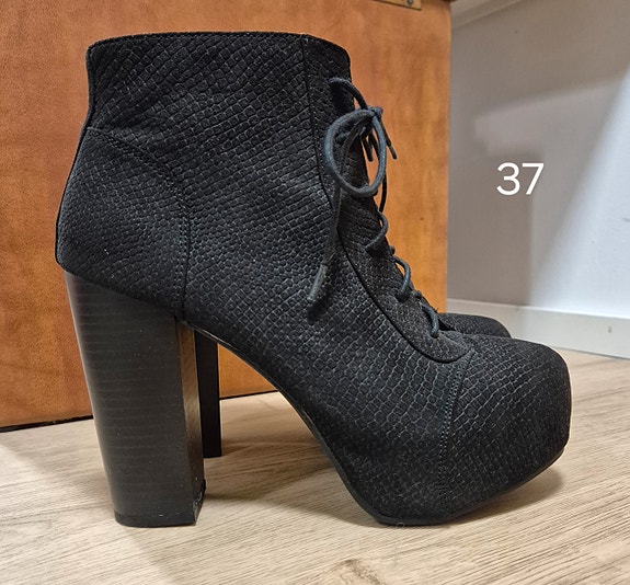 Uudet hm kengät 37