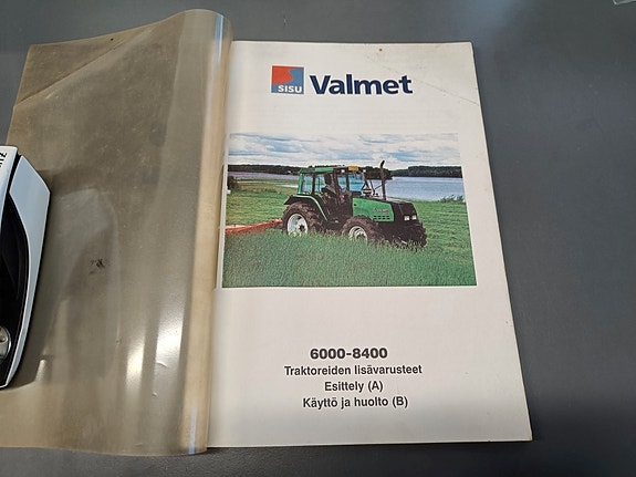 Valmet/Valtra -traktoreiden ohje- ja varaosakirjat - Suoraan verkkokaupastamme!