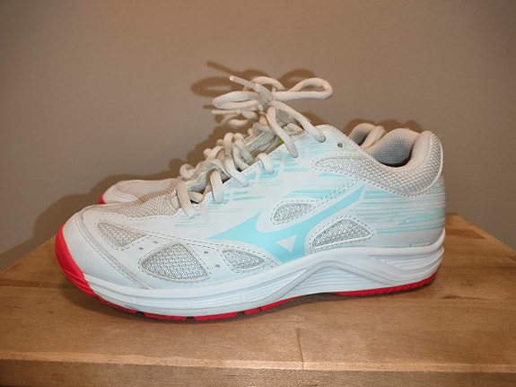 Mizuno lasten sisäpelikengät, koko 34.5 -- (34 - 35)