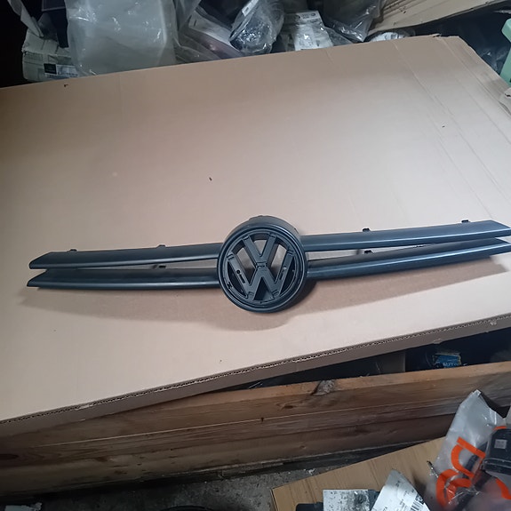 Vw Golf mk4 uusi musta maski 1J0853653C