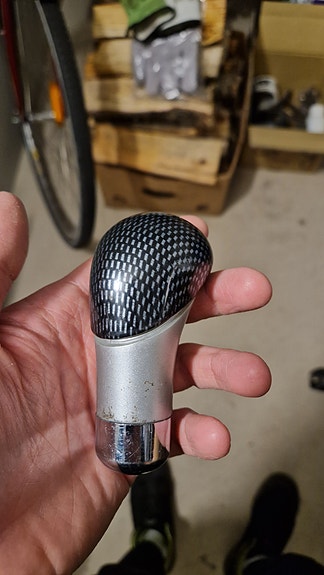 Hiilikuitu vaihdekepin nuppi