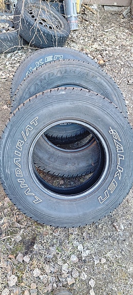 235/75 15" kesärenkaat pintaa 6,5mm