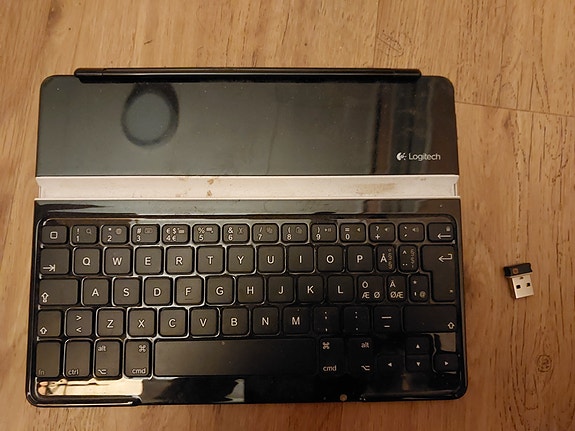 Logitech bluetooth näppäimistö