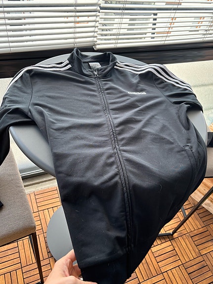 Adidas verkkatakki musta M