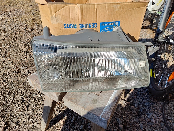 Subaru Legacy ajovaloumpio