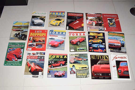 Ferrari aiheisia lehtiä 6kg nippu. 308 328 GTB