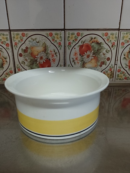 Arabia Faenza keltaraita kulho 18cm.