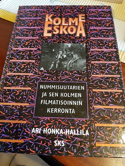 Kolme Eskoa. Ari Honka-Hallila