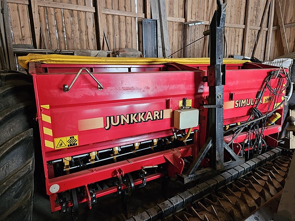 Junkkari Simulta 3000T kylvölannoitin - Siisti