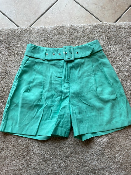Korkeavyötäröiset Amisu shortsit XS