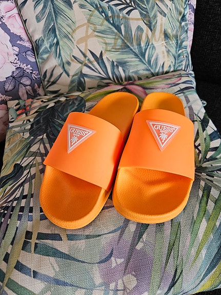 Guess sandaalit koko 40