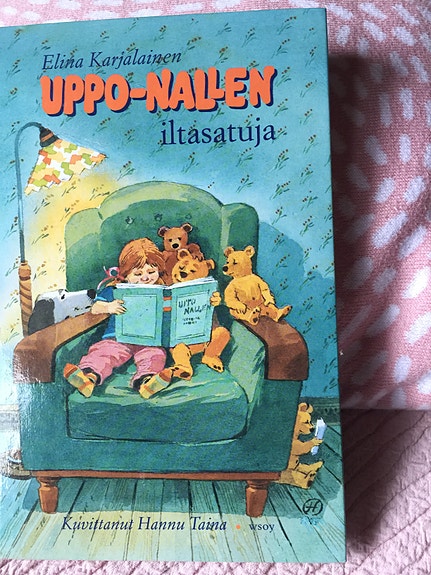 Elina Karjalainen;Uppo-Nallen iltasatuja,kuvitus Hannu Taina