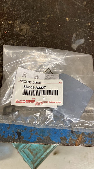 Toyota Vetokoukun suojakansi SU001-A3237