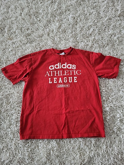 Adidas t-paita