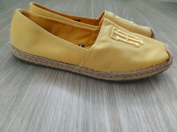 Naisten Tommy Hilfiger 39