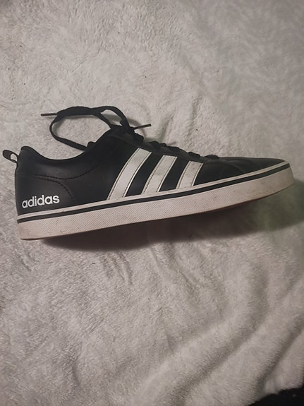 adidas vapaa ajan kengät