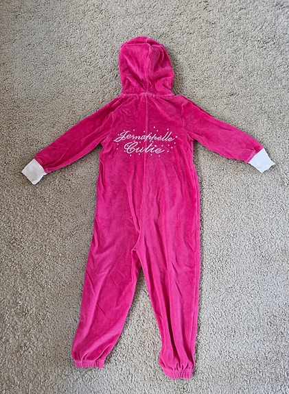 Pinkki jumpsuit / kotoilu haalari