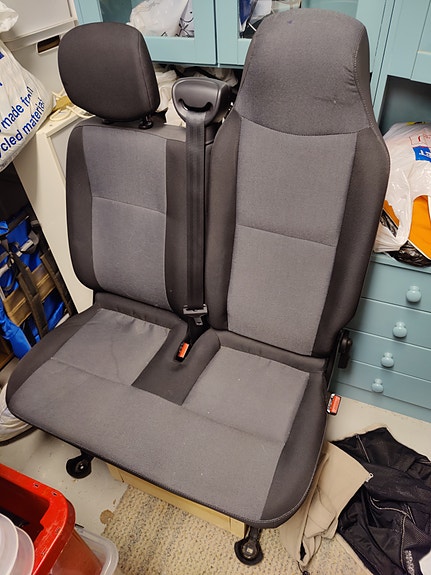 Renault Master vänkärin 2h penkki