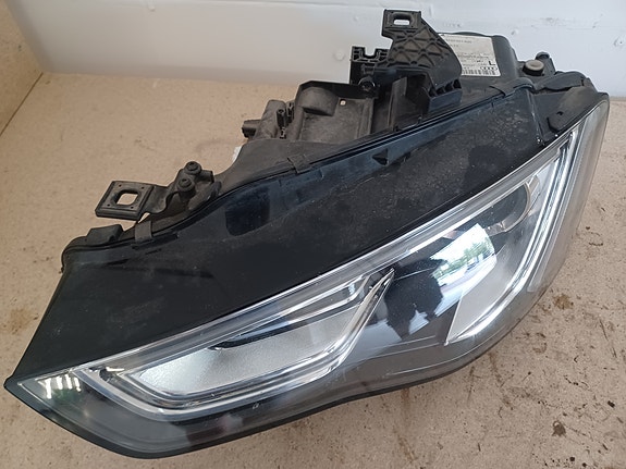 AUDI A5 2007-15 ajovalo vasen 8T0941043