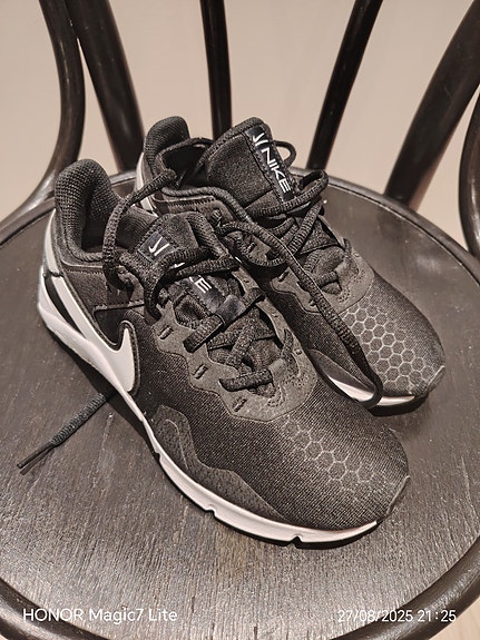 Nike Kengät Musta Koko 36.5
