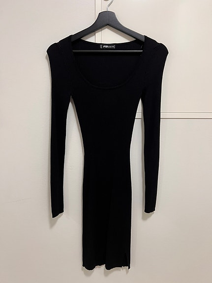 Musta pitkähihainen mekko/ black long sleeve dress
