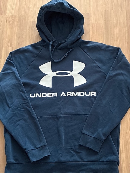 Under Armour huppari