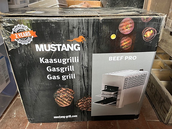 Mustang kaasugrilli (beef pro) VARATTU
