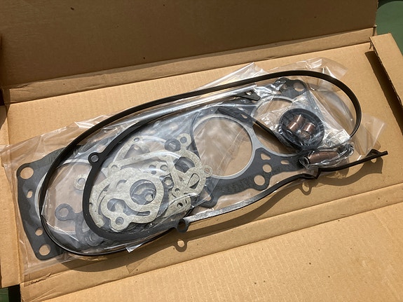 Datsun/Nissan Cherry N10/N12 1.0 E10 Täydellinen Tiivistesarja 81-86