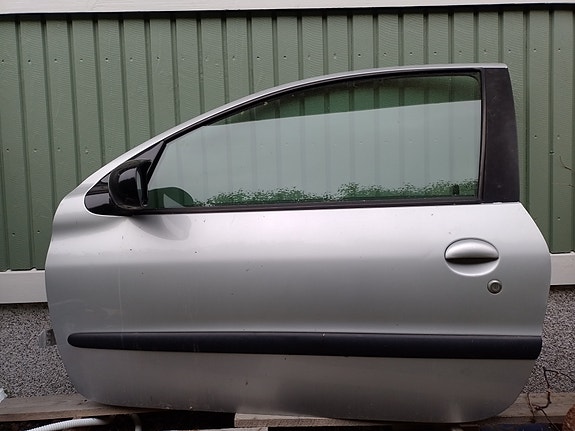 Peugeot 206 GTI kuskin ovi