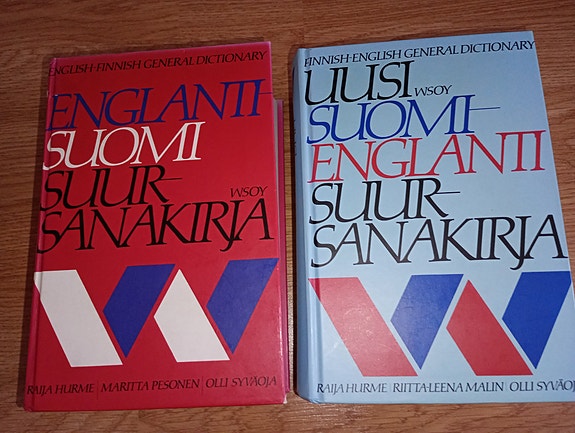 Suursanakirjat suomi-englanti ja englanti-suomi