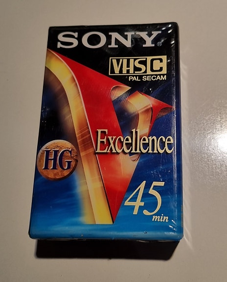 Käyttämätön VHS C kasetti