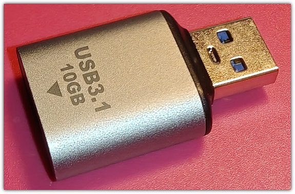 Sovittimella / Adapterilla USB C -laite USB A / USB 3.0 -liitäntään