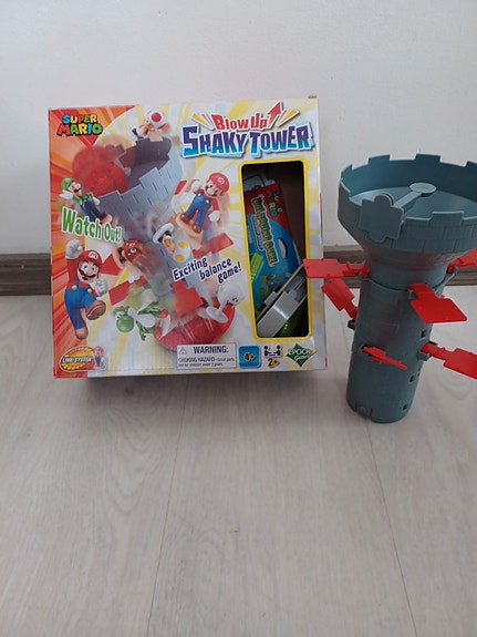 Super Mario shaky tower peli