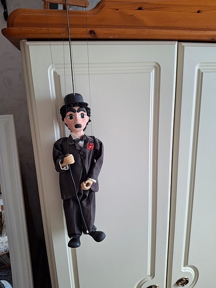 Charlie Chaplin marionettinukke 42x13 cm