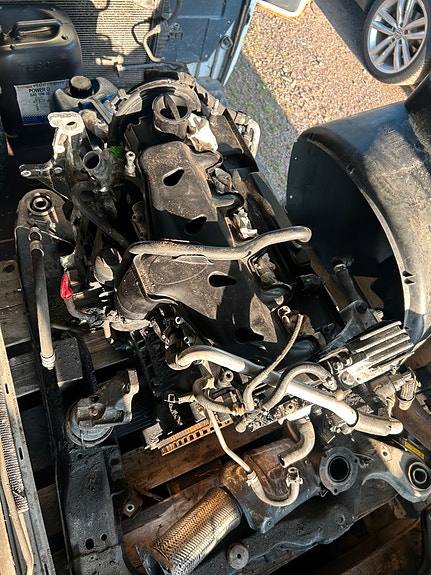 Volvo 2.4 D5 moottori