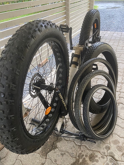 Kesärenkaat, Talvirenkaat pyörään, autoon