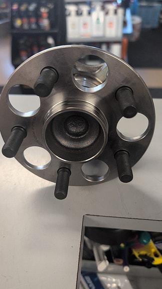 Takapyöränlaakeri Toyota Verso S. 2010-2016, 42450-52090, 42450-52100