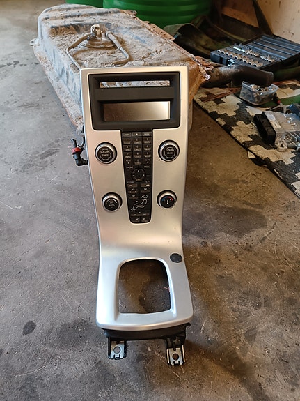 Volvo V50 D2 näyttö ja paneeli