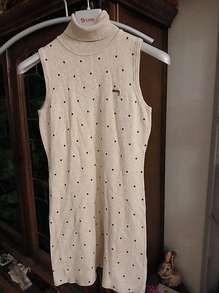 Guess Jeans lasten mekko 116 beige tähti-kuvioitu
