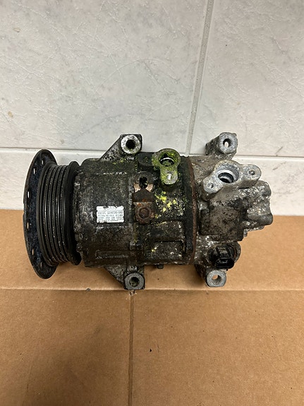 Toyota 2.2 dieselin ilmastoinninkompressori
