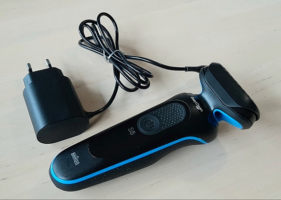MYYDÄÄN: BRAUN S5 -PARRANAJOKONE
