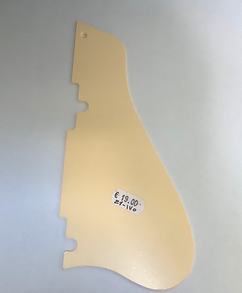 Hosco pleksi, plektrasuoja Gibson ES-175 -tyylisiin kitaroihin